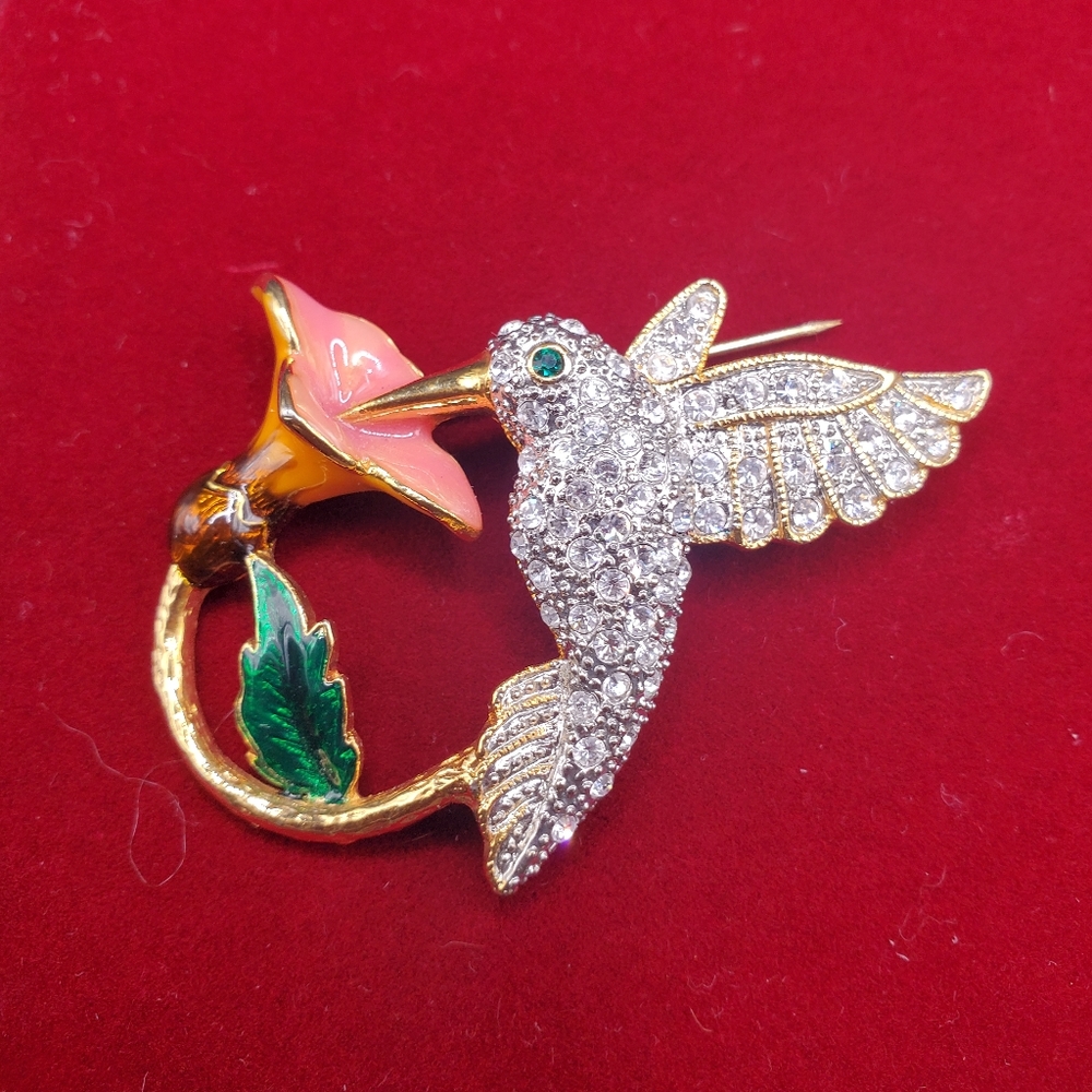 Hummingbird on flower Brooch pin